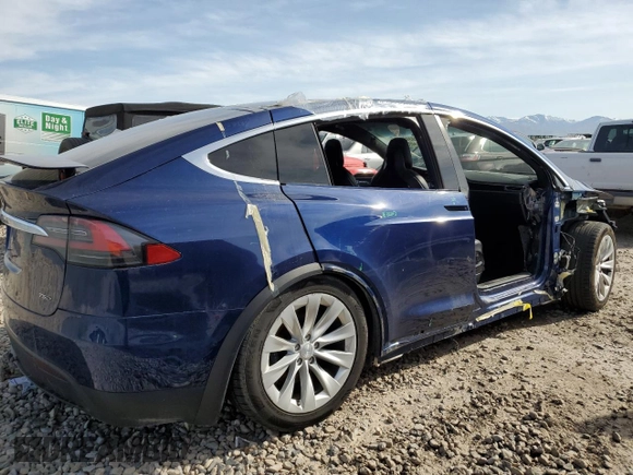 2016 Tesla Model X 70D with VIN 5YJXCAE27GF025513, listed as a Copart auction lot 49345345 with Not Provided miles and Salvage Title. Bid and sale history available at DreamBid. Image 3.