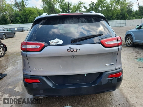 2017 Jeep Cherokee Latitude с VIN 1C4PJMCB5HW501880, выставлен на аукционе Copart как лот 62680875 с пробегом 185 491 миль миль и На запчасти • Non repairable. История ставок и продаж доступна на DreamBid. Изображение 6.