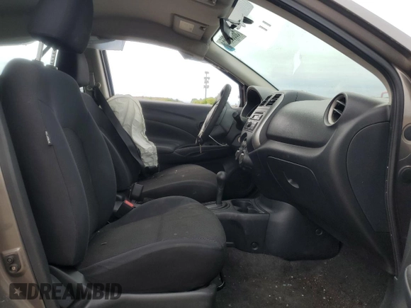 2012 Nissan Versa SV z VIN 3N1CN7AP6CL921037, wystawiony jako Copart lot #58689265 z przebiegiem 107 697 mil mil oraz Szkoda całkowita • Salvage title. Historia ofert i sprzedaży dostępna na DreamBid. Obrazek 7.