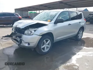 2007 Toyota RAV4 with VIN JTMZK33V876006923, listed as a IAAI auction lot 41406204 with 121,425 mi miles. Bid and sale history available at carsss.com. Image 2.