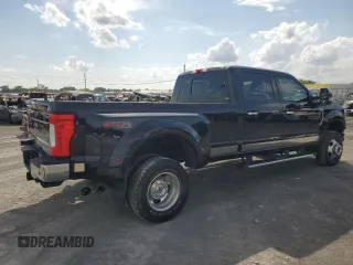 2017 Ford F-350 Lariat с VIN 1FT8W3DT6HEC00984, выставлен на аукционе Copart как лот 58921005 с пробегом 147 625 миль миль и Списание • Salvage title. История ставок и продаж доступна на DreamBid. Изображение 3.