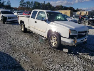 2006 Chevrolet Silverado 1500 LT1 with VIN 1GCEC19Z06Z214933, listed as a Copart auction lot 81550044 with 101,253 mi miles and Salvage Title. Bid and sale history available at carsss.com. Image 4.
