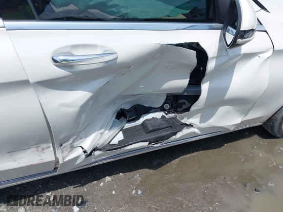 2018 Mercedes-Benz C 300 with VIN 55SWF4JB5JU250805, listed as a IAAI auction lot 42365382 with 48,347 mi miles and . Bid and sale history available at DreamBid. Image 6.
