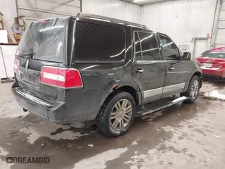 2007 Lincoln Navigator with VIN 5LMFU28537LJ02193, listed as a IAAI auction lot 41323416 with 259,747 mi miles. Bid and sale history available at carsss.com. Image 4.