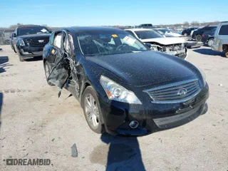 2015 Infiniti Q40 with VIN JN1CV6AR1FM650961, listed as a IAAI auction lot 41256986 with 1 mi miles. Bid and sale history available at carsss.com. Image 1.