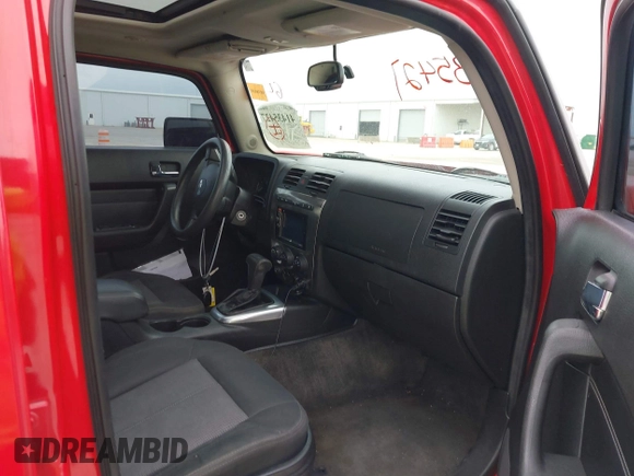 2007 Hummer H3 SUV with VIN 5GTDN13E778150501, listed as a IAAI auction lot 41435427 with 181,185 mi miles. Bid and sale history available at carsss.com. Image 5.