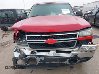 2006 Chevrolet Silverado 1500 LS with VIN 1GCEC19V66Z217817, listed as a IAAI auction lot 41924306 with 274,685 mi miles. Bid and sale history available at carsss.com. Image 12.