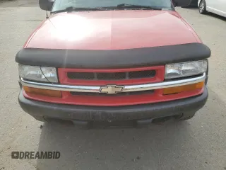 2000 Chevrolet Blazer LS z VIN 1GNCT18W8YK155812, wystawiony jako Copart lot #77315424 z przebiegiem 151 418 mil mil oraz Czysty tytuł • Clean title. Historia ofert i sprzedaży dostępna na DreamBid. Obrazek 11.