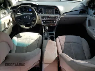 2016 Hyundai Sonata SE z VIN 5NPE24AF9GH275762, wystawiony jako Copart lot #57659225 z przebiegiem 190 229 mil mil oraz Szkoda całkowita • Salvage title. Historia ofert i sprzedaży dostępna na DreamBid. Obrazek 8.