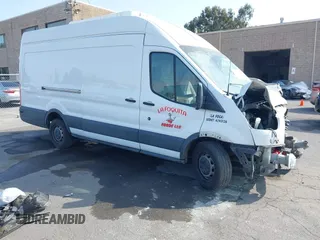 2018 Ford Transit z VIN 1FTYR3XG7JKB40890, wystawiony jako IAAI lot #42448523 z przebiegiem 92 683 mil mil oraz . Historia ofert i sprzedaży dostępna na DreamBid. Obrazek 1.