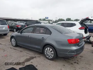 2013 Volkswagen Jetta SE with VIN 3VWDP7AJ2DM418282, listed as a IAAI auction lot 42100785 with 131,383 mi miles and . Bid and sale history available at DreamBid. Image 3.