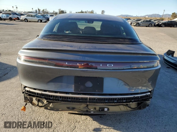 2023 Lucid Air Pure z VIN 50EA1PFA0PA006410, wystawiony jako Copart lot #89054185 z przebiegiem 13 605 mil mil oraz Szkody całkowita. Historia ofert i sprzedaży dostępna na DreamBid. Obrazek 6.