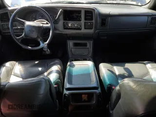 2002 Chevrolet Avalanche with VIN 3GNEK13TX2G250105, listed as a Copart auction lot 52038705 with 181,119 mi miles and Salvage Title. Bid and sale history available at carsss.com. Image 8.