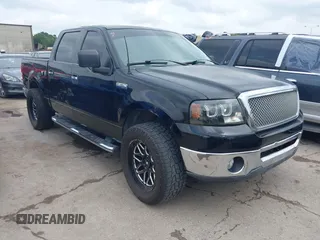 2007 Ford F-150 XLT z VIN 1FTRW12W87KC78284, wystawiony jako IAAI lot #42375454 z przebiegiem 202 114 mil mil oraz . Historia ofert i sprzedaży dostępna na DreamBid. Obrazek 1.