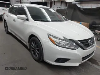 2017 Nissan Altima SV z VIN 1N4AL3AP7HC273882, wystawiony jako IAAI lot #41752329 z przebiegiem 111 311 mil mil oraz . Historia ofert i sprzedaży dostępna na DreamBid. Obrazek 1.