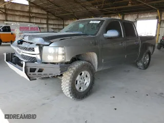 2007 Chevrolet Silverado 1500 LTZ with VIN 2GCFK13Y471505534, listed as a Copart auction lot 64821524 with 215,107 mi miles and Salvage Title. Bid and sale history available at carsss.com. Image 1.