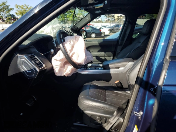2022 Land Rover Range Rover Sport HSE Dynamic with VIN SALWR2SEXNA205758, listed as a Copart auction lot 70080934 with 43,452 mi miles and Salvage Title. Bid and sale history available at DreamBid. Image 7.