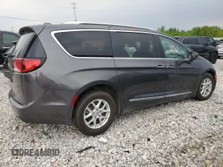 2020 Chrysler Pacifica Touring L z VIN 2C4RC1BG0LR137402, wystawiony jako Copart lot #58410145 z przebiegiem 52 050 mil mil oraz Nie do naprawy • Non repairable. Historia ofert i sprzedaży dostępna na DreamBid. Obrazek 3.