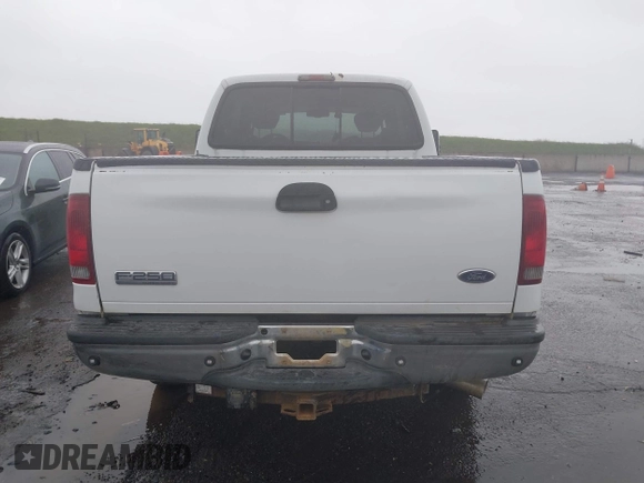 2007 Ford F-250 XL z VIN 1FTSX21P17EA71376, wystawiony jako IAAI lot #41729993 z przebiegiem 262 396 mil mil oraz . Historia ofert i sprzedaży dostępna na DreamBid. Obrazek 16.