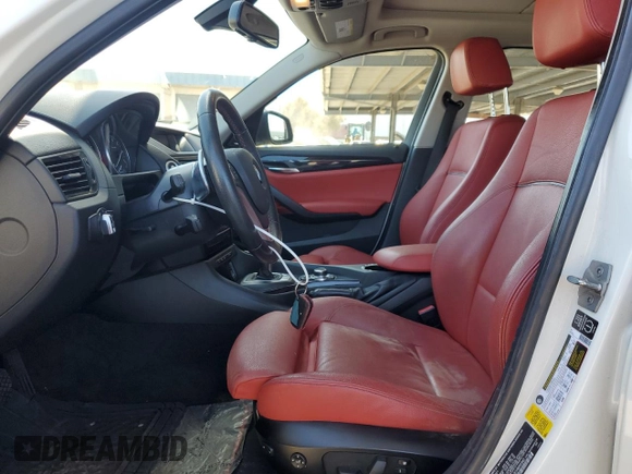 2014 BMW X1 sDrive28i with VIN WBAVM1C50EVW56343, listed as a Copart auction lot 52610765 with 86,093 mi miles and Salvage Title. Bid and sale history available at carsss.com. Image 7.