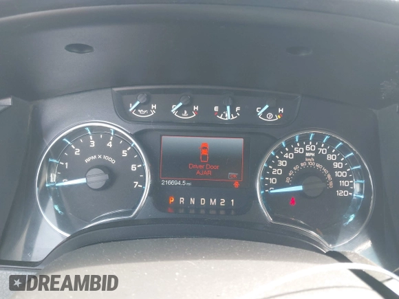 2012 Ford F-150 XL with VIN 1FTEW1CM5CFB80098, listed as a IAAI auction lot 42098438 with 216,694 mi miles. Bid and sale history available at carsss.com. Image 7.