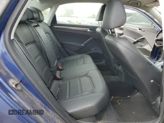 2017 Volkswagen Passat SE z VIN 1VWBT7A34HC005632, wystawiony jako Copart lot #54880335 z przebiegiem 67 425 mil mil oraz Szkoda całkowita • Salvage title. Historia ofert i sprzedaży dostępna na DreamBid. Obrazek 10.