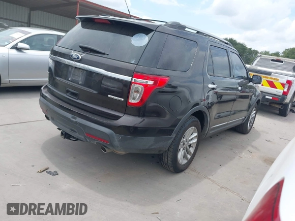 2013 Ford Explorer XLT with VIN 1FM5K7D80DGB26456, listed as a IAAI auction lot 42481903 with 208,306 mi miles and . Bid and sale history available at DreamBid. Image 4.