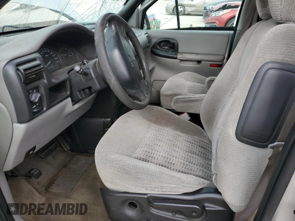 2004 Chevrolet Venture LS z VIN 1GNDX03E44D179265, wystawiony jako Copart lot #82254644 z przebiegiem Nie podano mil oraz Szkody całkowita. Historia ofert i sprzedaży dostępna na DreamBid. Obrazek 7.
