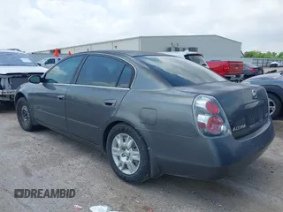 2006 Nissan Altima 2.5 S with VIN 1N4AL11D26C238691, listed as a IAAI auction lot 42085537 with 237,816 mi miles. Bid and sale history available at carsss.com. Image 3.