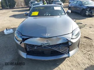 2023 Nissan Z Performance с VIN JN1BZ4BH5PM311048, выставлен на аукционе IAAI как лот 41745564 с пробегом 27 787 миль миль и . История ставок и продаж доступна на DreamBid. Изображение 13.
