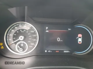 2022 Genesis G70 2.0T z VIN KMTG34TA1NU102975, wystawiony jako Copart lot #47460345 z przebiegiem 30 029 mil mil oraz Szkoda całkowita • Salvage title. Historia ofert i sprzedaży dostępna na DreamBid. Obrazek 9.