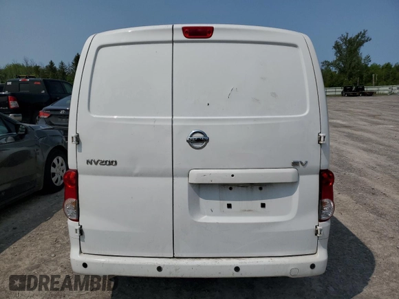 2021 Nissan NV200 S z VIN 3N6CM0KN2MK690923, wystawiony jako Copart lot #58934065 z przebiegiem 119 493 mil mil oraz Szkoda całkowita • Salvage title. Historia ofert i sprzedaży dostępna na DreamBid. Obrazek 6.