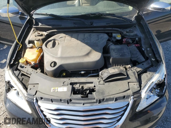 2014 Chrysler 200 Limited z VIN 1C3CCBCG0EN198487, wystawiony jako Copart lot #52913655 z przebiegiem Nie podano mil oraz Szkoda całkowita • Salvage title. Historia ofert i sprzedaży dostępna na DreamBid. Obrazek 12.