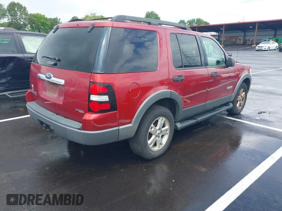 2006 Ford Explorer XLT z VIN 1FMEU63E96UB71315, wystawiony jako IAAI lot #42212974 z przebiegiem 223 088 mil mil oraz . Historia ofert i sprzedaży dostępna na DreamBid. Obrazek 4.