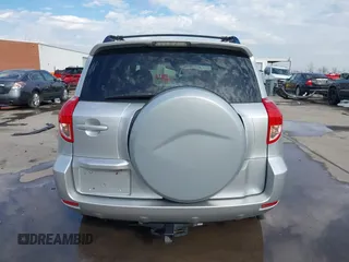 2007 Toyota RAV4 with VIN JTMZK33V876006923, listed as a IAAI auction lot 41406204 with 121,425 mi miles. Bid and sale history available at carsss.com. Image 17.