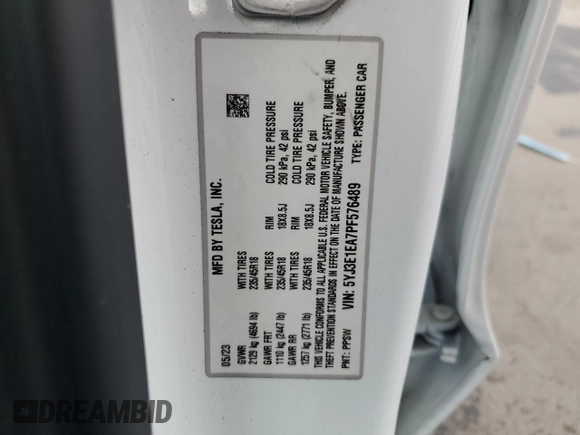 2023 Tesla Model 3 z VIN 5YJ3E1EA7PF576489, wystawiony jako Copart lot #61039505 z przebiegiem 35 243 mil mil oraz Nie do naprawy • Non repairable. Historia ofert i sprzedaży dostępna na DreamBid. Obrazek 13.