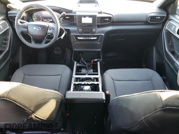 2024 Ford Police Interceptor Utility z VIN 1FM5K8AB4RGA48597, wystawiony jako Copart lot #81979424 z przebiegiem 9 858 mil mil oraz Szkoda całkowita • Salvage title. Historia ofert i sprzedaży dostępna na DreamBid. Obrazek 8.
