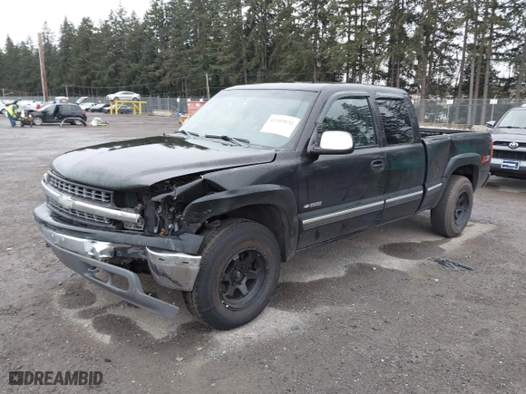 2000 Chevrolet Silverado 1500 LS with VIN 2GCEK19TXY1268976, listed as a IAAI auction lot 41909832 with 182,557 mi miles. Bid and sale history available at carsss.com. Image 2.