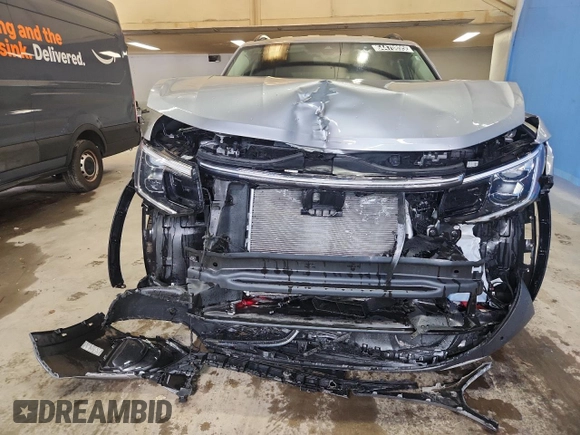 2025 Volkswagen Atlas SE with VIN 1V2HR2CA4SC521845, listed as a Copart auction lot 64470895 with 10,696 mi miles and Clean title. Bid and sale history available at DreamBid. Image 5.