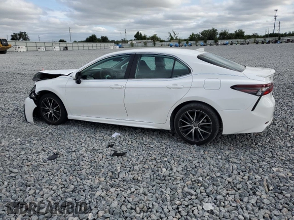2024 Toyota Camry SE with VIN 4T1G11AK2RU862056, listed as a Copart auction lot 51670125 with 26,724 mi miles and Salvage Title. Bid and sale history available at carsss.com. Image 2.