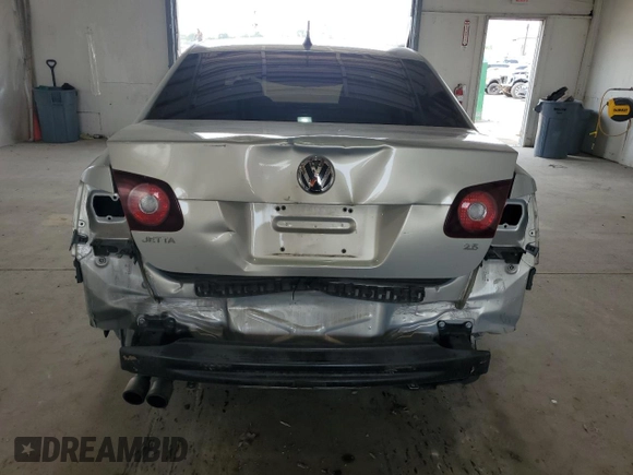 2010 Volkswagen Jetta SEL z VIN 3VWRX7AJ4AM100858, wystawiony jako Copart lot #60695995 z przebiegiem 158 477 mil mil oraz Szkoda całkowita • Salvage title. Historia ofert i sprzedaży dostępna na DreamBid. Obrazek 6.