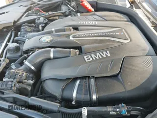 2018 BMW 5 Series M550i xDrive с VIN WBAJB9C55JB286747, выставлен на аукционе IAAI как лот 42583106 с пробегом 141 102 миль миль и . История ставок и продаж доступна на DreamBid. Изображение 20.