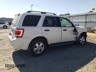 2012 Ford Escape XLT z VIN 1FMCU9DG5CKC08988, wystawiony jako Copart lot #60741765 z przebiegiem 93 114 mil mil oraz Czysty tytuł • Clean title. Historia ofert i sprzedaży dostępna na DreamBid. Obrazek 3.
