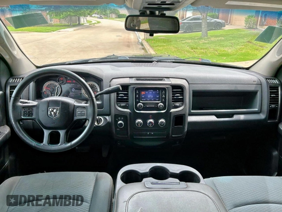 2013 Ram 1500 Express z VIN 1C6RR7KT6DS596651, wystawiony jako Copart lot #59200565 z przebiegiem 221 845 mil mil oraz Czysty tytuł • Clean title. Historia ofert i sprzedaży dostępna na DreamBid. Obrazek 9.