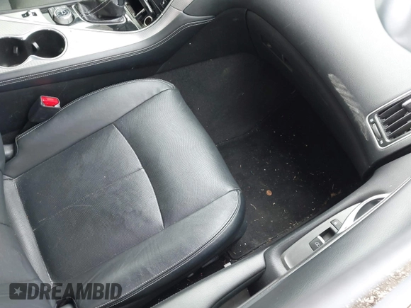 2015 Infiniti Q50 with VIN JN1BV7AR4FM406268, listed as a IAAI auction lot 41837888 with 211,965 mi miles. Bid and sale history available at carsss.com. Image 5.