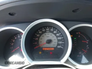 2006 Toyota Tacoma z VIN 5TETX22N76Z292655, wystawiony jako IAAI lot #41985857 z przebiegiem 248 821 mil mil oraz . Historia ofert i sprzedaży dostępna na DreamBid. Obrazek 7.