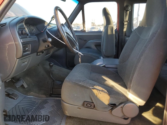 1992 Ford F-250 with VIN 1FTHX26M2NKB70294, listed as a Copart auction lot 42236995 with 223,001 mi miles and Clean Title. Bid and sale history available at carsss.com. Image 7.