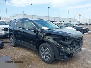 2023 GMC Acadia SLT z VIN 1GKKNUL46PZ220799, wystawiony jako IAAI lot #42414343 z przebiegiem 44 035 mil mil oraz . Historia ofert i sprzedaży dostępna na DreamBid. Obrazek 1.