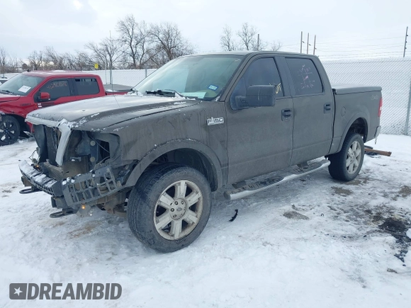 2008 Ford F-150 XLT z VIN 1FTPW14V18FB71129, wystawiony jako IAAI lot #41252246 z przebiegiem 282 129 mil mil oraz . Historia ofert i sprzedaży dostępna na DreamBid. Obrazek 18.