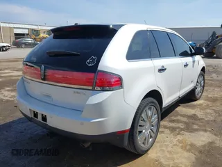 2010 Lincoln MKX with VIN 2LMDJ6JC7ABJ13051, listed as a IAAI auction lot 41888270 with 153,132 mi miles. Bid and sale history available at carsss.com. Image 4.